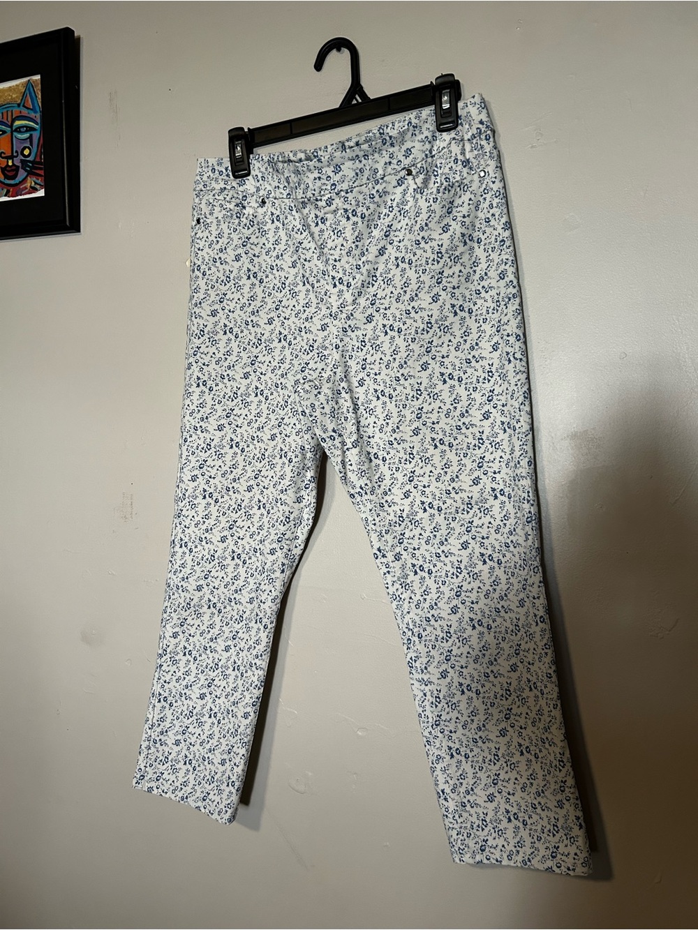 Mario Serrani White Pants with Blue Floral Waistband